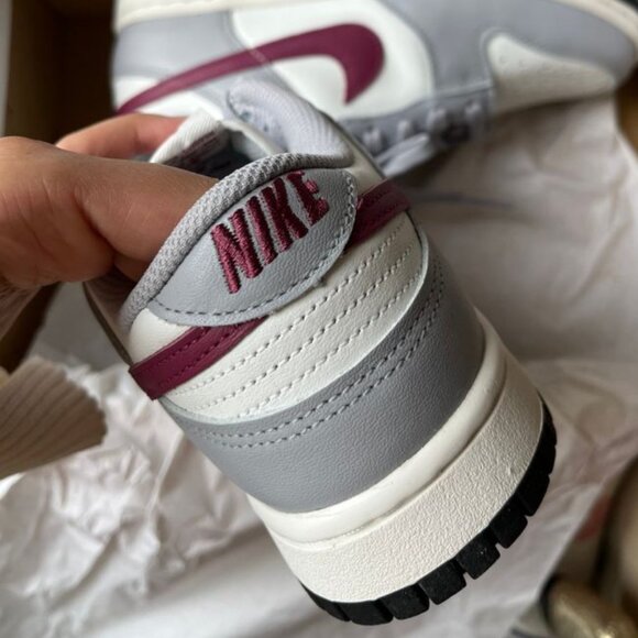 BRAND NEW NIKE DUNK LOW WOMEN - Picture 3 of 6